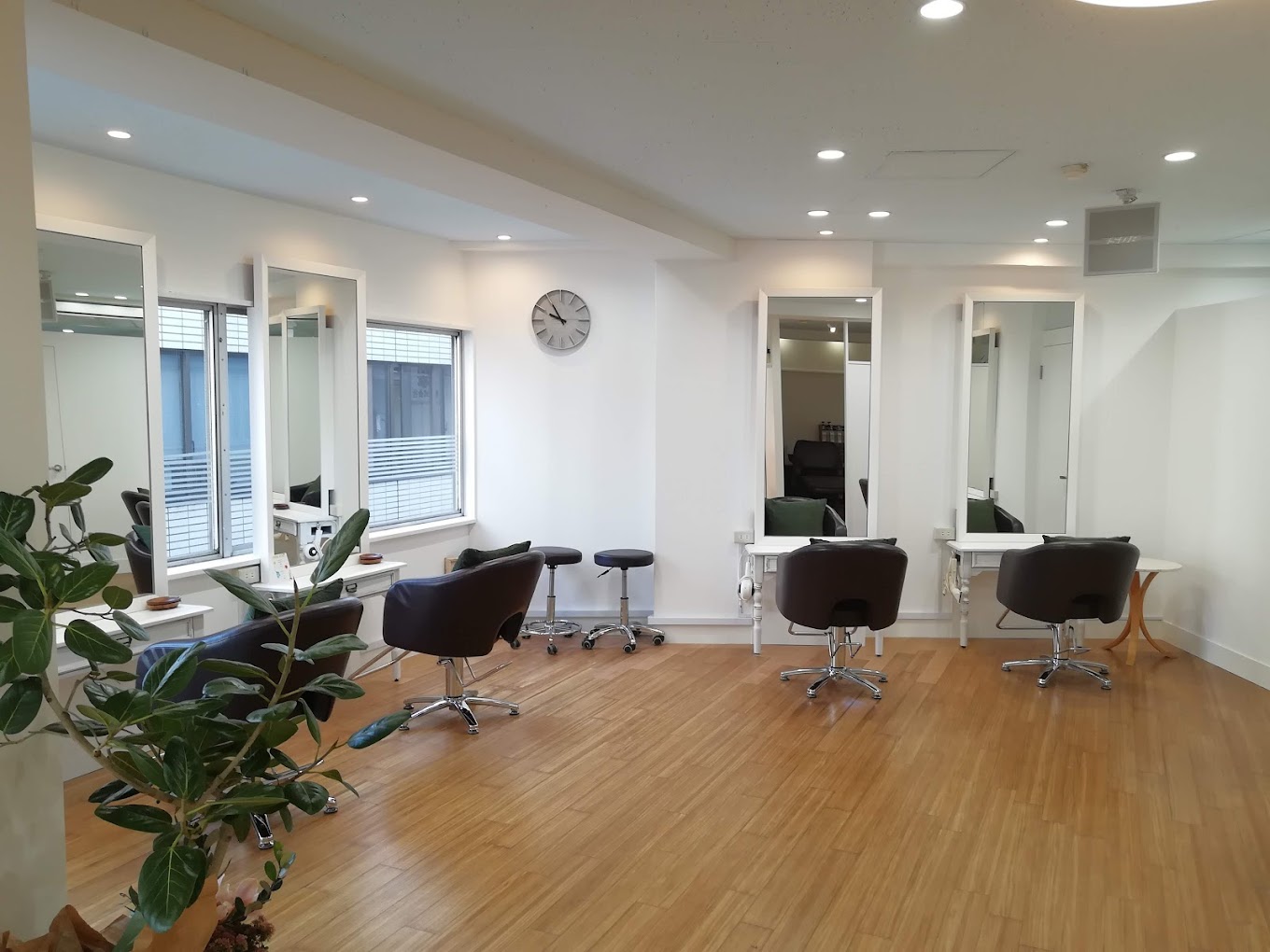 LIBRE（リブレ）店舗内装写真